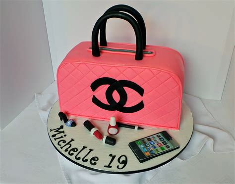 designer handbag cake.